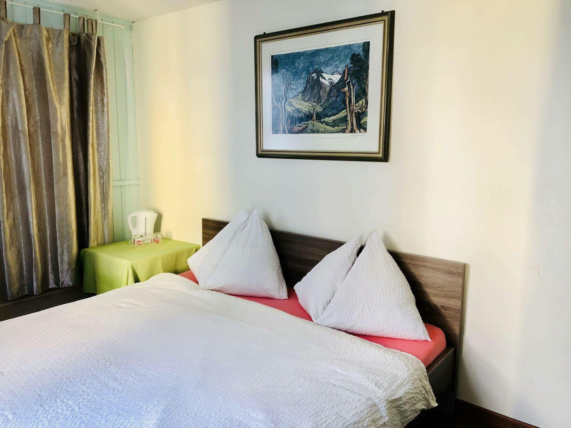Interlaken Linda Inn Lodge מראה חיצוני תמונה